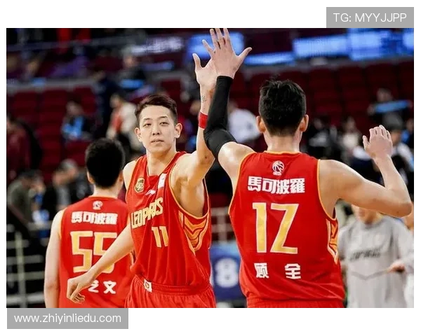 CBA颜值担当球员化身“最帅足球男神”